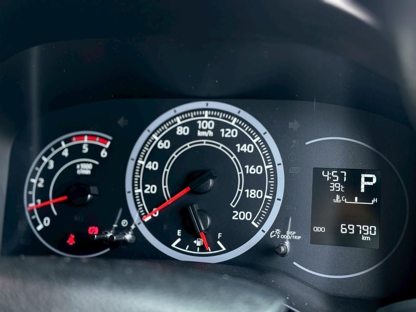 ขาย Toyota Commuter 2.8 ปี20 7