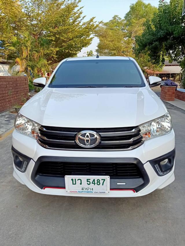 ขายรถกระบะ Toyota Hilux Revo CAE 2.4 E ปี2016 1