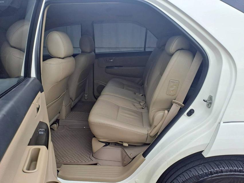 Toyota Fortuner 3.0 V รุ่น TRD Sportivo 4WD รุ่นท็อป ปี2011 สีขาว 14