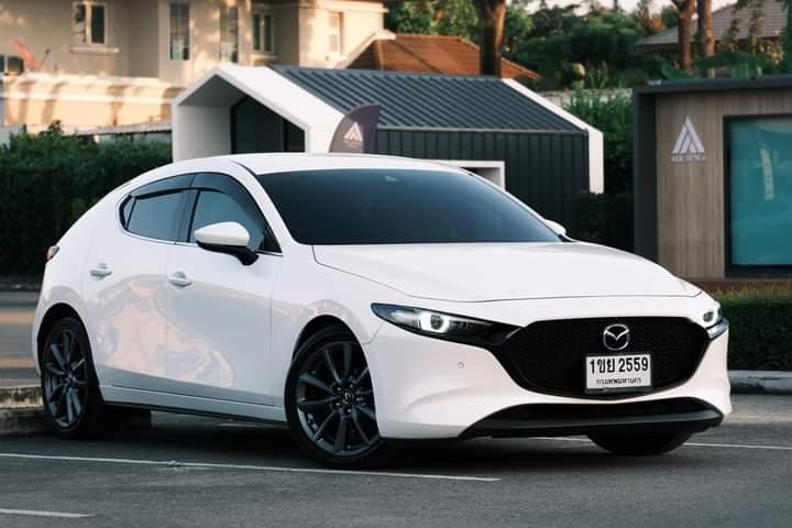 Mazda 3 สีขาวสวยมาก 4