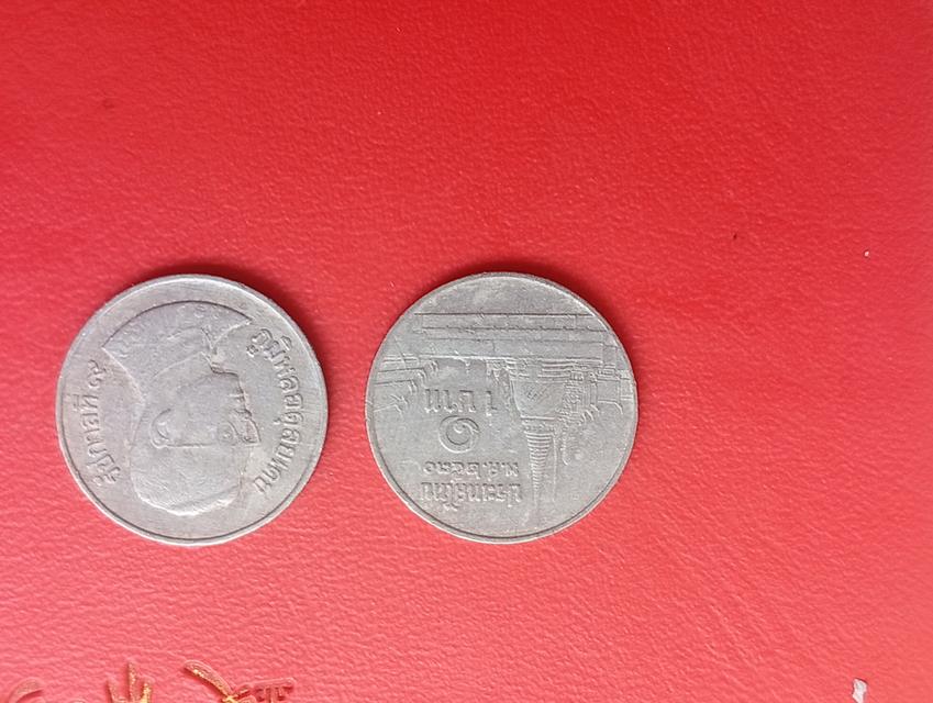 เหรียญ 1 บาทรัชกาลที่ 9 พระเศียรเล็กกับชุด7เหรียญพ.ศ 2530เชิญชวนทุกท่านรับชุดนี้ไปกันในราคาซื้อหากันในราคา 15000 ได้เลยนะครับสนใจโทรเบอร์ (หายากมาก)