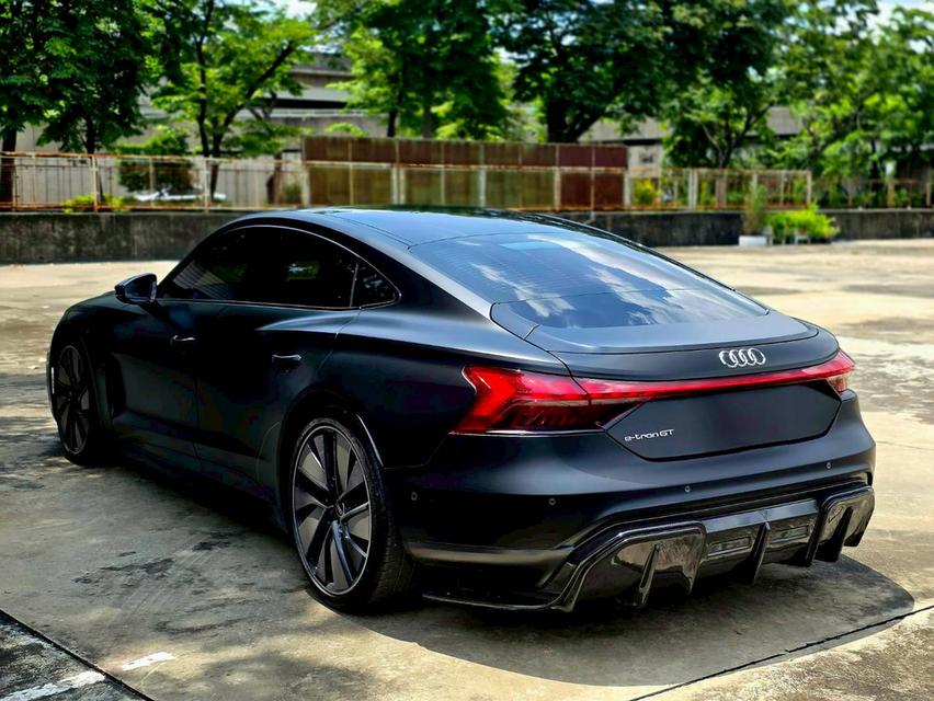 Audi e-tron GT 2021 8