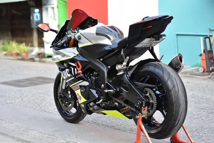 มอเตอร์ไซค์ Yamaha R6 มือสอง 8