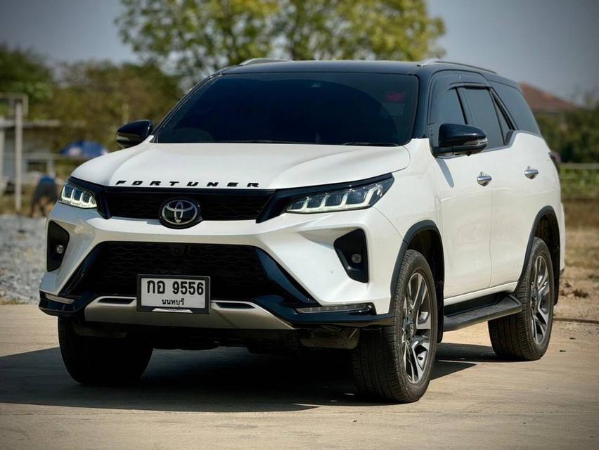 TOYOTA FORTUNER 2.4 Legender 2WD ปี 2023 รถใหม่ ไร้อุบัติ ประวัติครบ