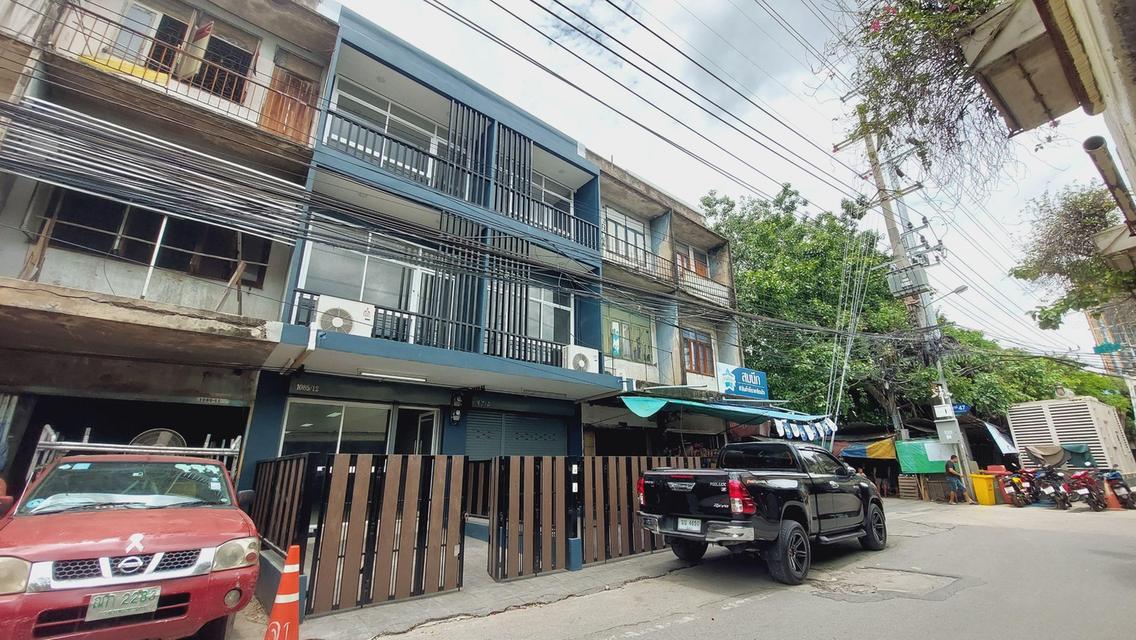 ขายอาคารพาณิชย์ 3.5 ชั้น ปรีดีพนมยงค์ (N.733) 1