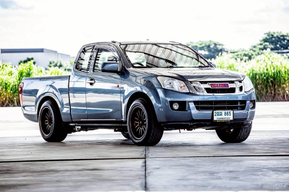 Isuzu D-Max Space Cab 2.5L ดีเซล ปี 2013 สีเทา เกียร์ธรรดา