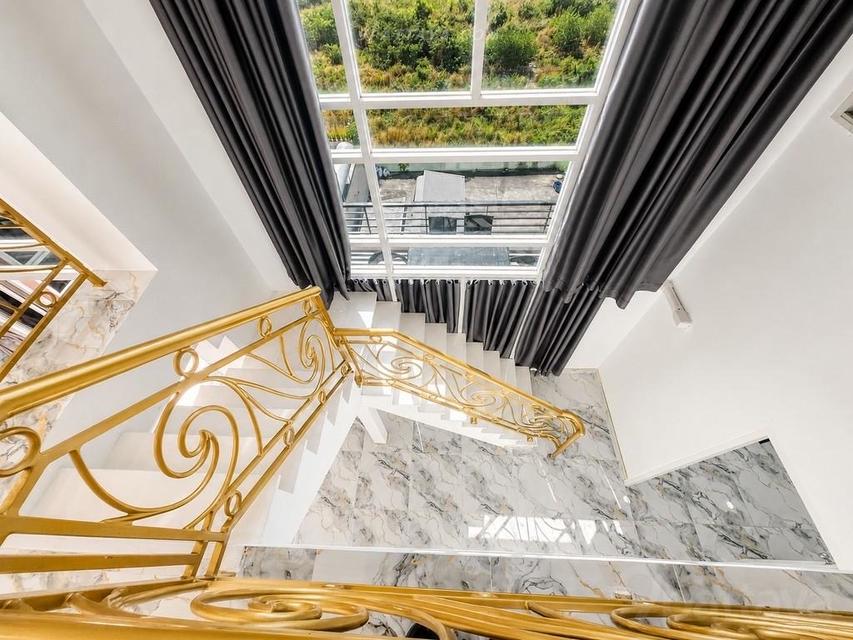 For Sale & Rent 160sqm — Luxury Sea View CondoSpacious sea view condominium with large living area, located on a high floor 11