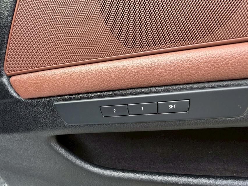 รหัสรถ PB8263 BMW 520D M SPORT 2016 ดีเซล 7