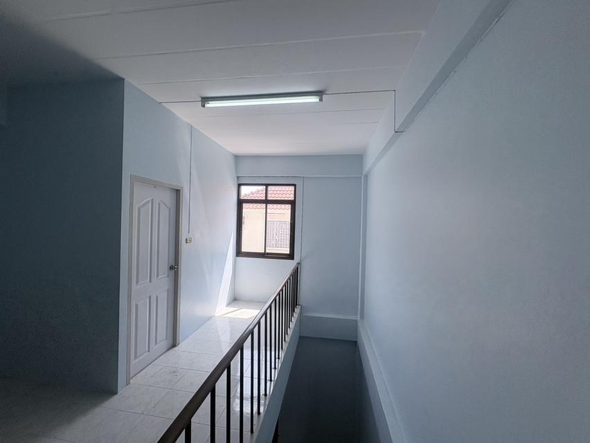 อาคารพาณิชย์ 3ชั้น 3 ห้องนอน 8