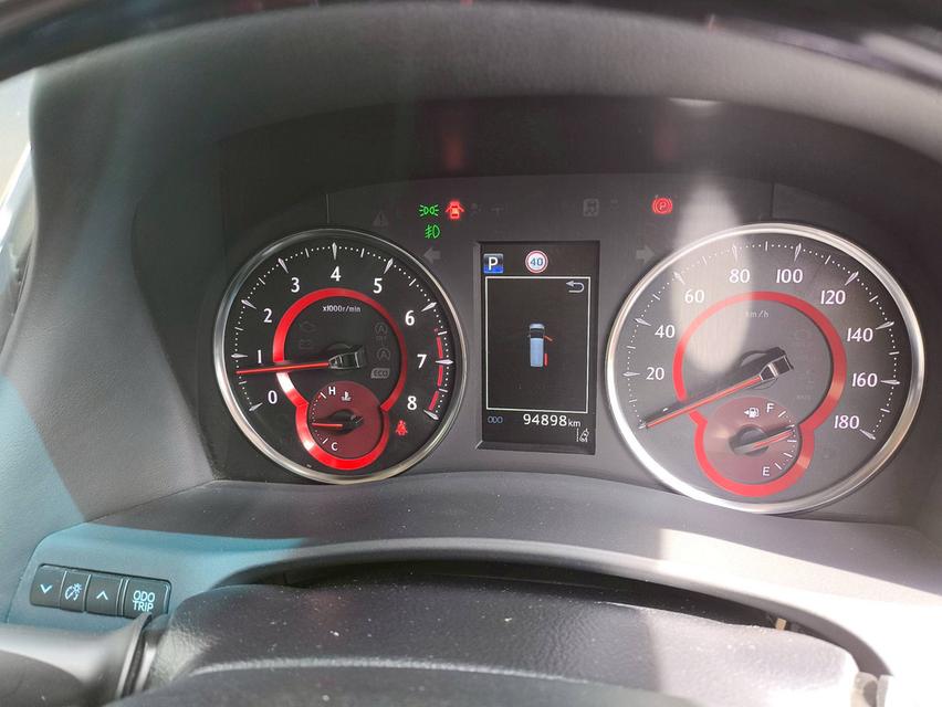 TOYOTA Alphard 2.5 S C-Package Van สีขาว ปี 2020 9