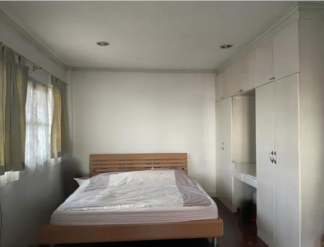 ทาวน์เฮ้า หมู่บ้านอักษารา  2 ชั้น เลขที่ 219/606 ซ.1 34 ตรว. พร้อมเฟอร์ ราคา 2.8 ลบ. คุณสมบัติ •	3 ห้องนอน 2 ห้องน้ำ •	ขนาด 34 ตรว. •	ห้องครัว มี 2 แบ 7