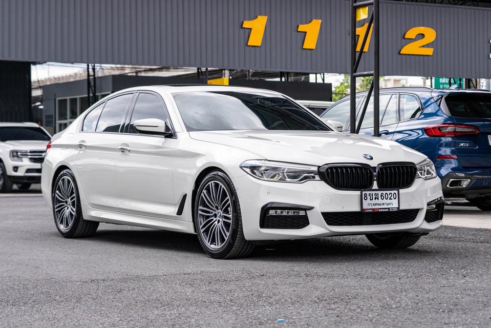 (แจ้งรหัสรถ NP6020) BMW 530i M SPORT 2017