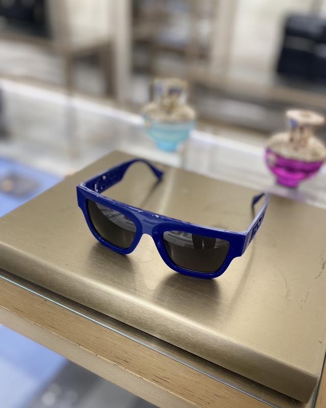 แว่น versace 3