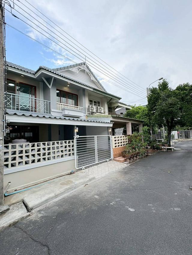 หมู่บ้านพฤกษา14A วัดลาดปลาดุก ทาวน์เฮาส์ 2 ชั้น ตกแต่งใหม่พร้อมอยู่ พร้อมเฟอร์นิเจอร์ โทนสีอบอุ่น คลาสสิก 19