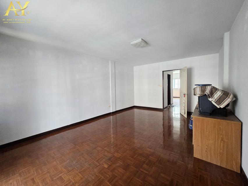 ขายตึก3.5ชั้น รีโนเวทแล้ว มบ.ศิรินเทพ9 ซ.มีสทีน ราษฎร์พัฒนา รามคำแหง2.5MB. 17