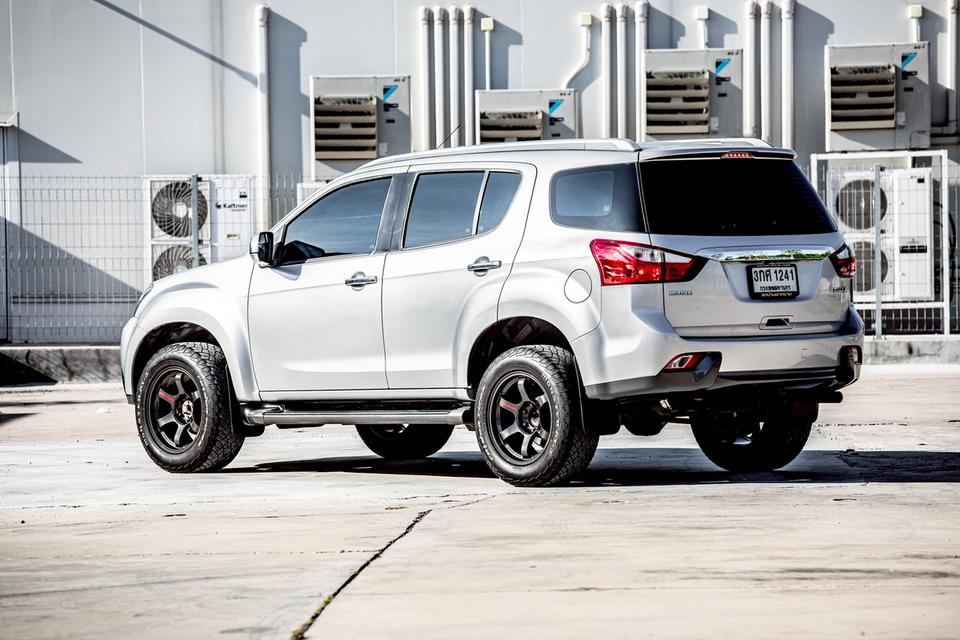 ISUZU Mu-X 2.5 DVD ปี 2014 สีเทา 10