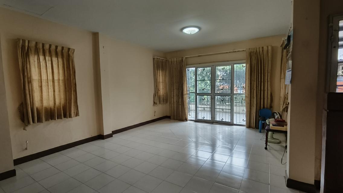บ้านบุรีรมย์ รามอินทรา-ซาฟารี บ้านตกแต่งพร้อมอยู่ ติดถนนใหญ่ 4