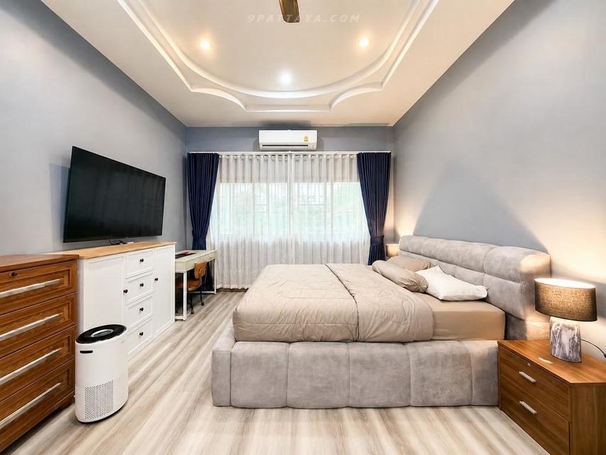 Urgent Sale — Detached House with Large Land in Huai Yai, PattayaDetached house with large land plot for urgent sale in Huai Yai. 7