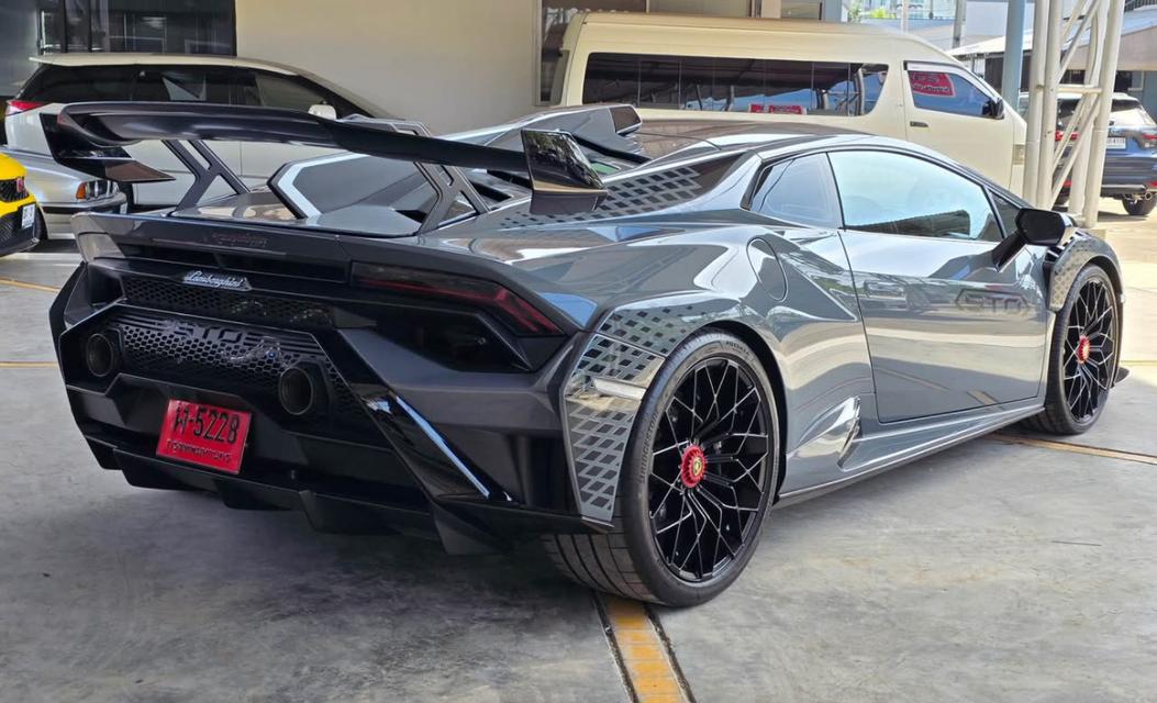 รถ Lamborghini Huracan STO V10 RWD 2023 4