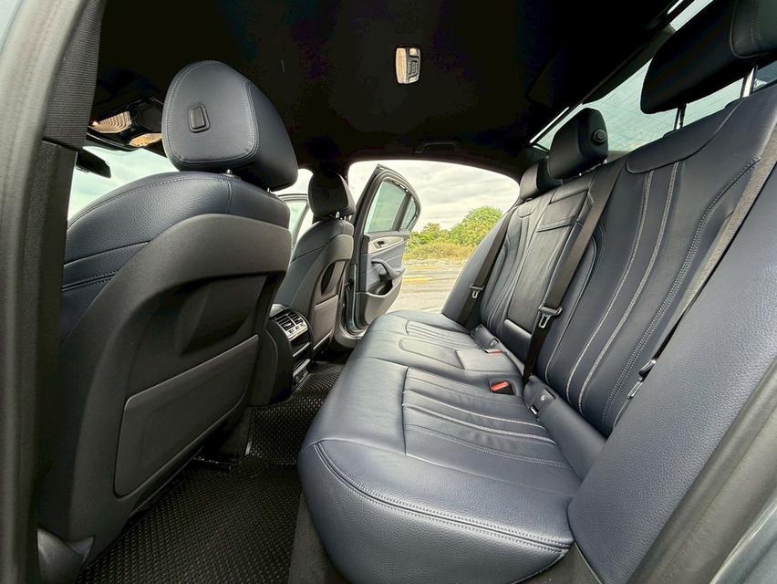 BMW 520 d M-Sport ปี 20 สีเทา ดีเซล ไมล์น้อย 71000 โลแท้ๆ เจ้าของมือเดียวสภาพเหมือนป้ายแดง รถสีเดิม รถออกศูนย์ millennium 9