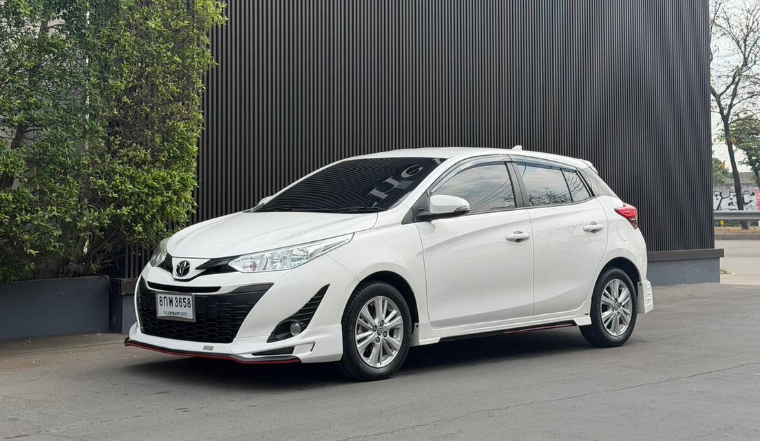 YARIS 1.2 รุ่น E ปี19 รถมือเดียว น้อย 67,*** โลแท้ๆเข้าเช็คศูนย์ตลอด สีเดิมทั้งคัน