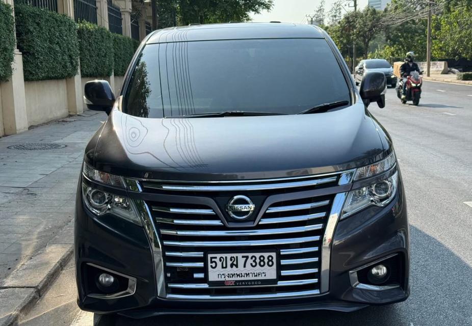 Nissan Elgrand ปี 2016