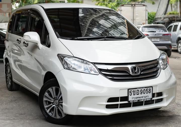 HONDA FREED 2014 สภาพดี 3