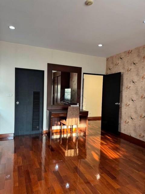 ให้เช่าบ้านศศิดา (Baan Sasida) สุขุมวิท 24 Unit B กว่า 220 ตรม. 3 ห้องนอน บ้านหรูทำเลศักยภาพ ใกล้ BTS พร้อมพงษ์. 3