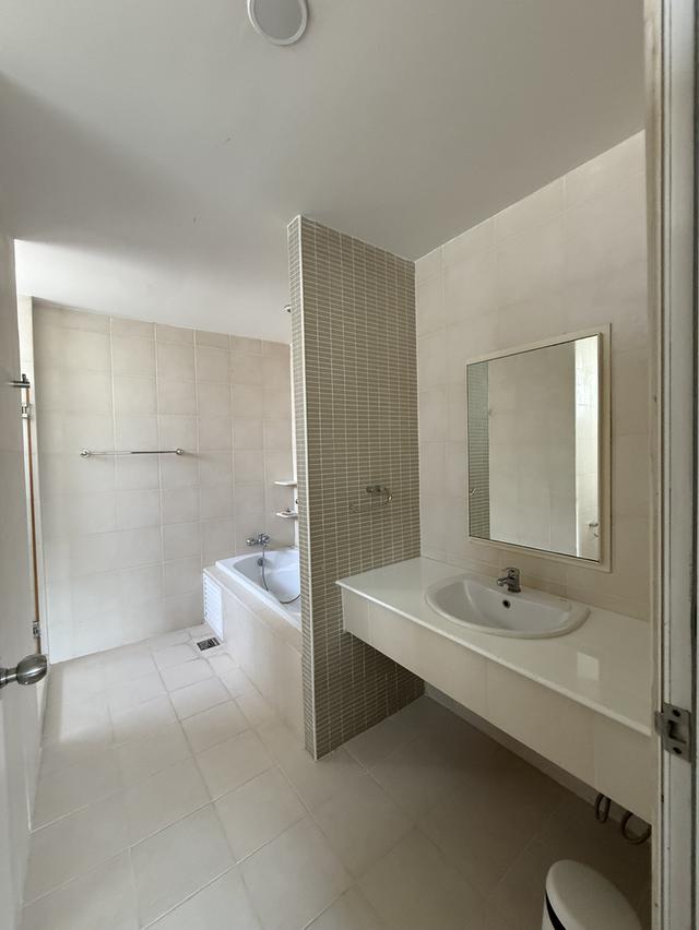 House/Private Unit for Rent in Ekkamai 22 | Separate Entrance | Independent Living Space in a Semi-Detached House 6