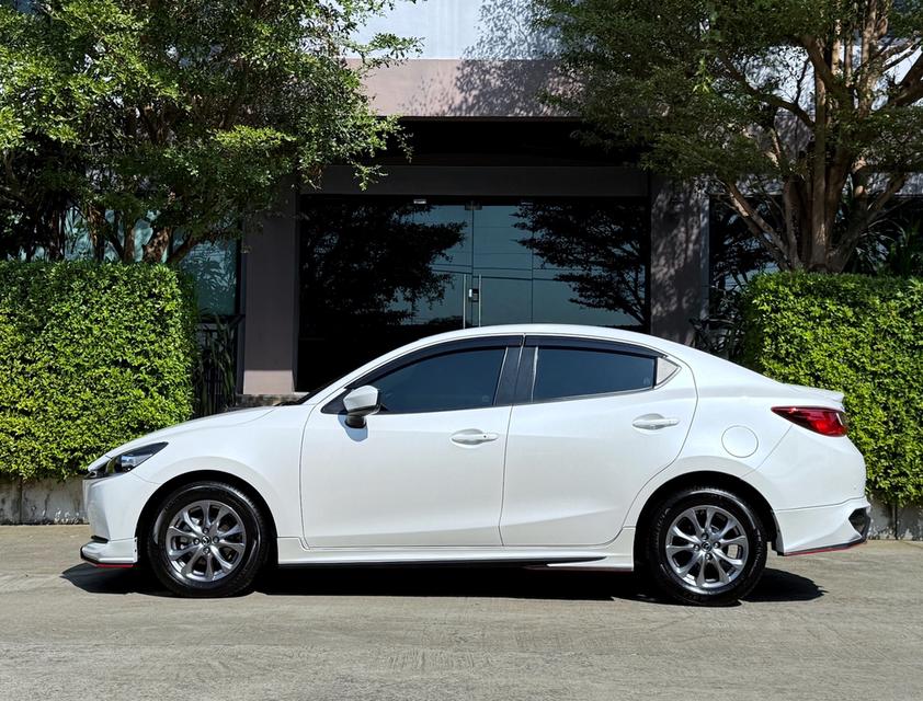 2022 MAZDA 2 1.3 C รถมือเดียวออกป้ายแดง สภาพเหมือนรถใหม่ รถวิ่งน้อย เข้าศูนย์ทุกระยะ ไม่เคยมีอุบัติเหตุครับ 5