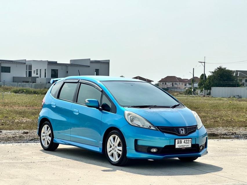 2012 Honda jazz 1