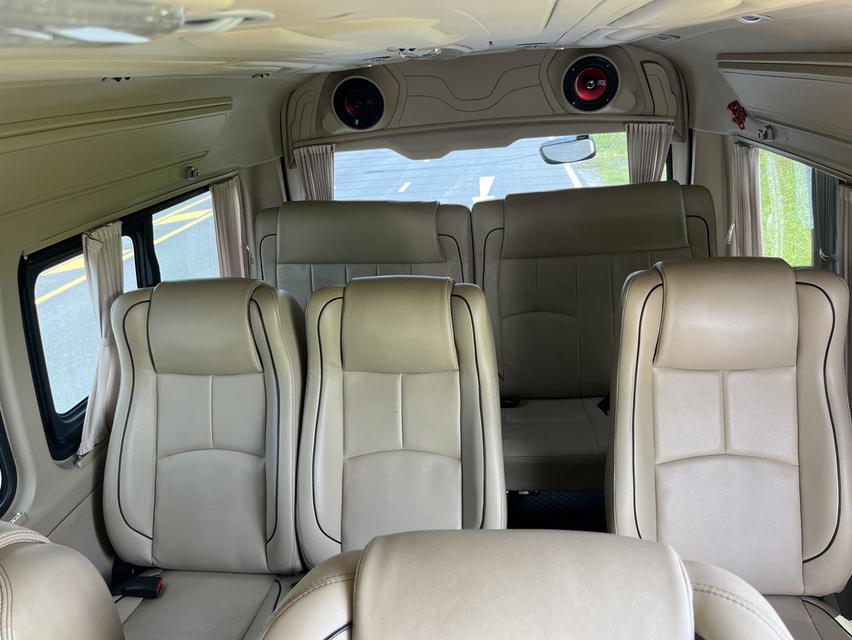 2020 Toyota commuter 2.8at 12