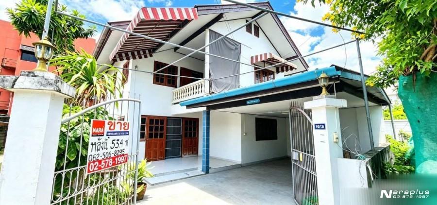 69080498 : ขายถูกบ้านเดี่ยว 2 ชั้น 4 ห้องนอน บนที่ดินขนาด 53.4 ตร.ว. ซ.ศรีโสธรตัดใหม่ 6 ในใจกลางตัวเมืองฉะเชิงเทรา ราคานี้หาไม่ได้อีกแล้ว 1