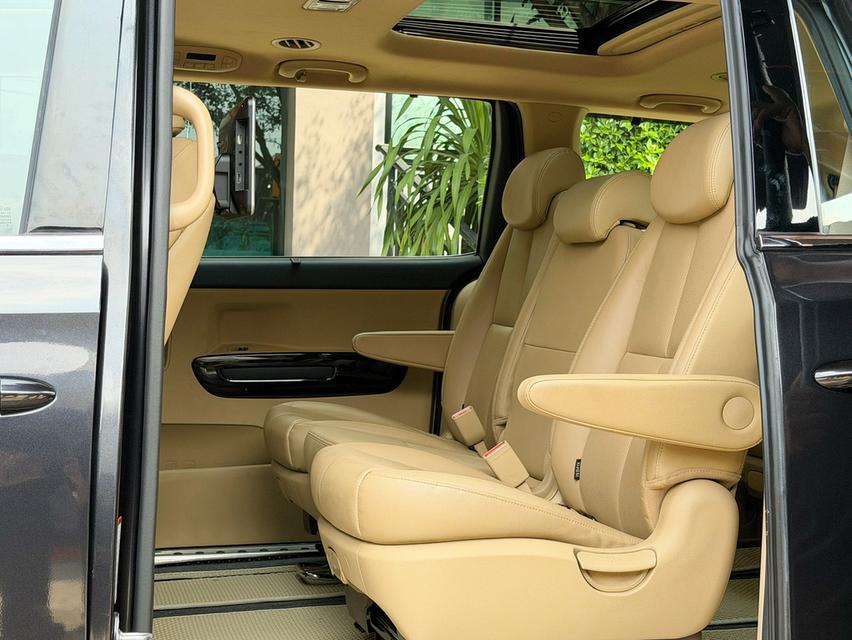2020 KIA GRAND CARNIVAL 2.2 SXL รถมือเดียวออกป้ายแดง รถวิ่งน้อย เข้าศูนย์ทุกระยะ รถไม่เคยมีอุบัติเหตุครับ รูปที่ 13