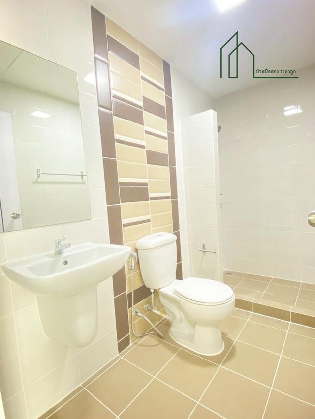 ทาวน์เฮาส์ 2 ชั้น หมู่บ้านเดอะทรัสต์ทาวน์ วงแหวน–ลำลูกกา  ราคาเพียง 1,880,000 บาท  รหัสทรัพย์ BT69015  หมู่บ้านเดอะทรัสต์ทาวน์ วงแหวน-ลำลูกกา 16