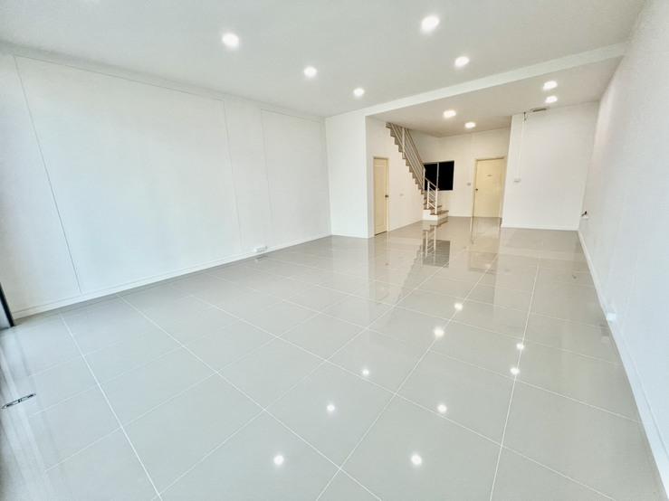 ขาย อาคารพาณิชย์ 3 ชั้น หน้ากว้าง 5.5 ม. ในซอยกันตนา นนทบุรี 6