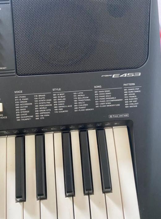 คีย์บอร์ด Yamaha PSR E453 4