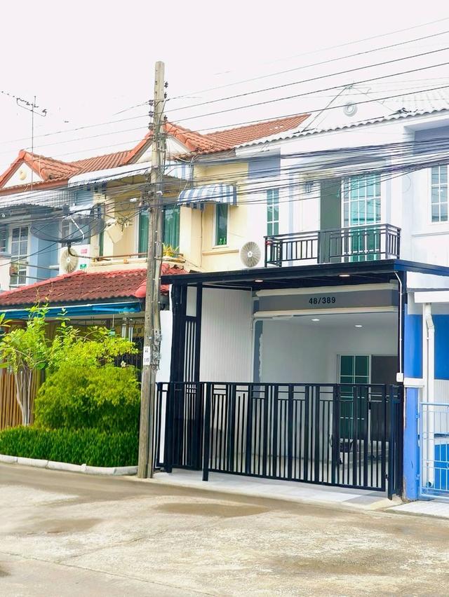 ทาวน์เฮาส์รีโนเวทใหม่ หมู่บ้าน KC รามอินทรา 2 | รหัส ST002 📍 ถนนเมน ทำเลค้าขาย เยื้องซอย 12 ในโครงการ 💥 หลังบ้านวิวธรรมชาติ 🍀 1