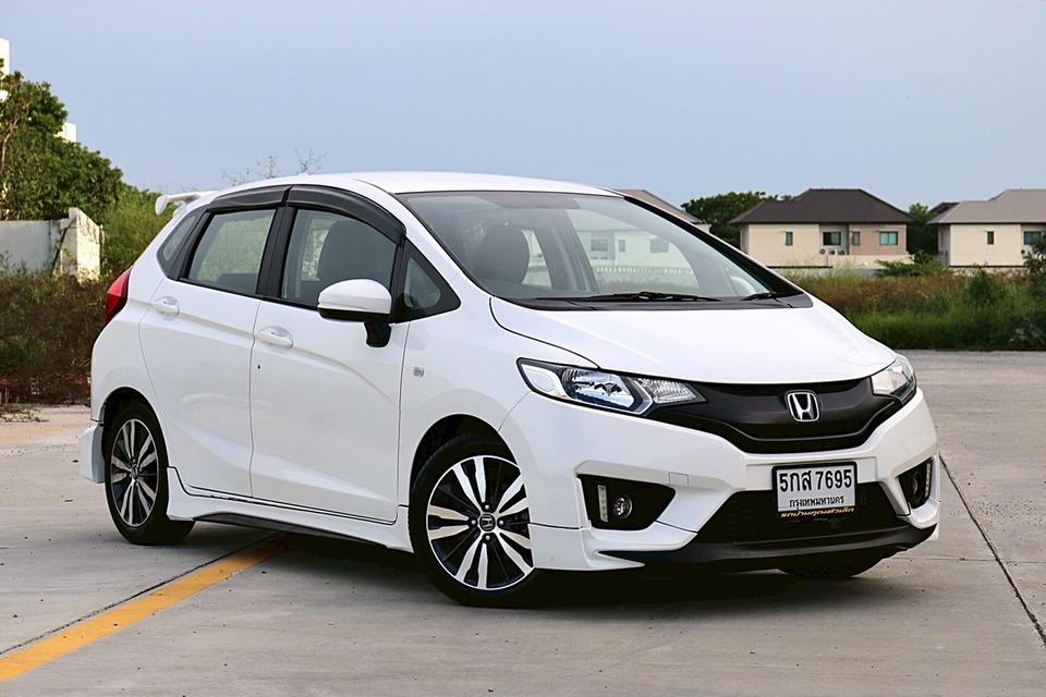 Honda Jazz 1.5S AT สีขาว ปี 2016