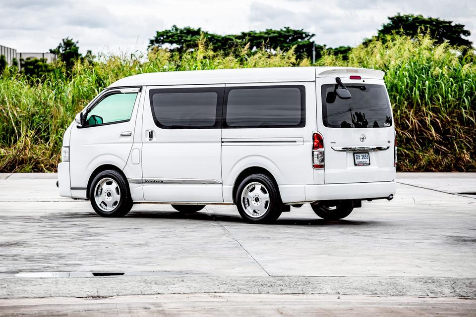 TOYOTA VENTURY 2.7G ปี 2017 เกียร์ Auto สีขาว  9