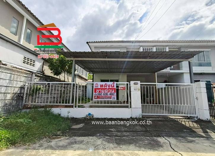 ทาวน์เฮ้าส์ 2 ชั้น หมู่บ้านพฤกษาวิลล์ 55/1 (แฟชั่นไอส์แลนด์) เนื้อที่ 28.6 ตรว. แขวงบางชัน เขตคลองสามวา 2