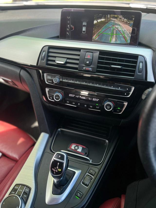 BMW 320d GT Sport (2017) 6