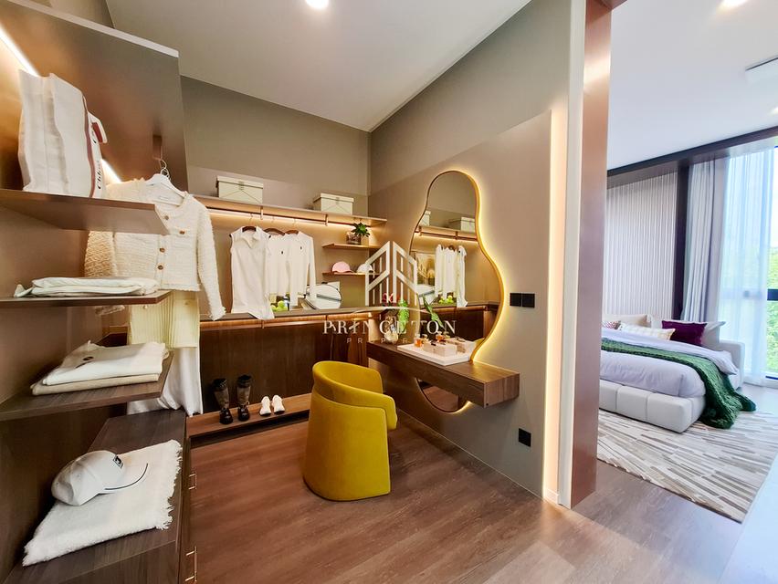 VIVE New Krungthep Kreetha 3-Storey Modern Show Home 13