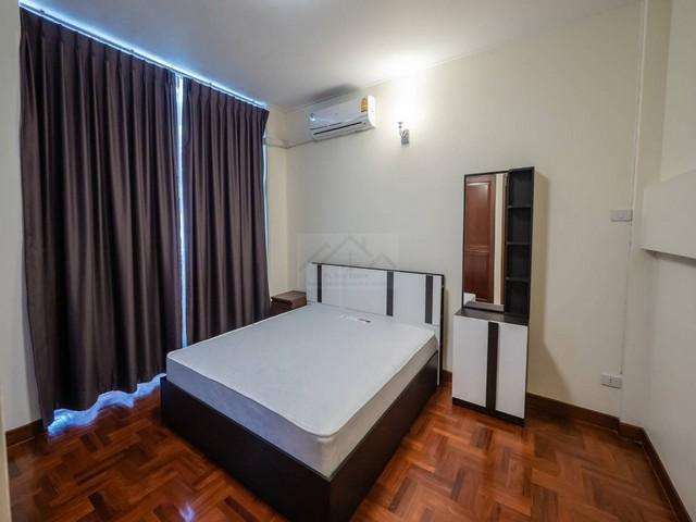 ให้เช่าทาวน์โฮม 4 ชั้น Ekkamai Villas (เอกมัย วิลล่า) ซอย เอกมัย 26 /28  ใกล้ทองหล่อ BTS เอกมัย โรงพยาบาล กรุงเทพ 6