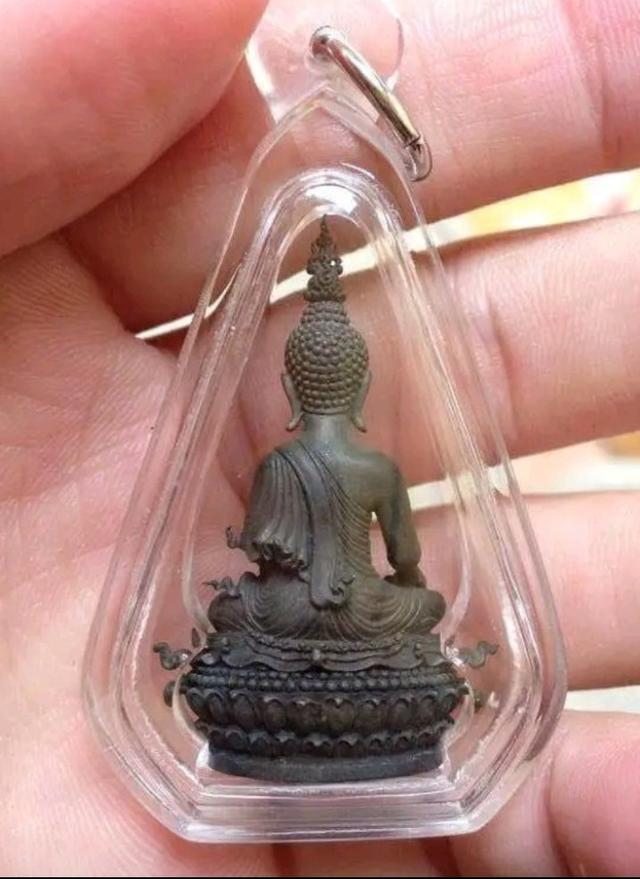 พระพุทธเลี่ยมเก่า