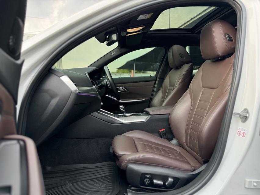 BMW 330e M Sport G20 ปี 2020สีขาว เกียร์ออโต้📌เลขไมล์ 94,700 กม.💰ราคา 990,000 บาท รูปที่ 11