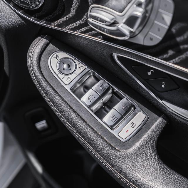 รหัสรถ 67GG9571 Benz GLC 250d AMG 4MATIC ปี 2016 13