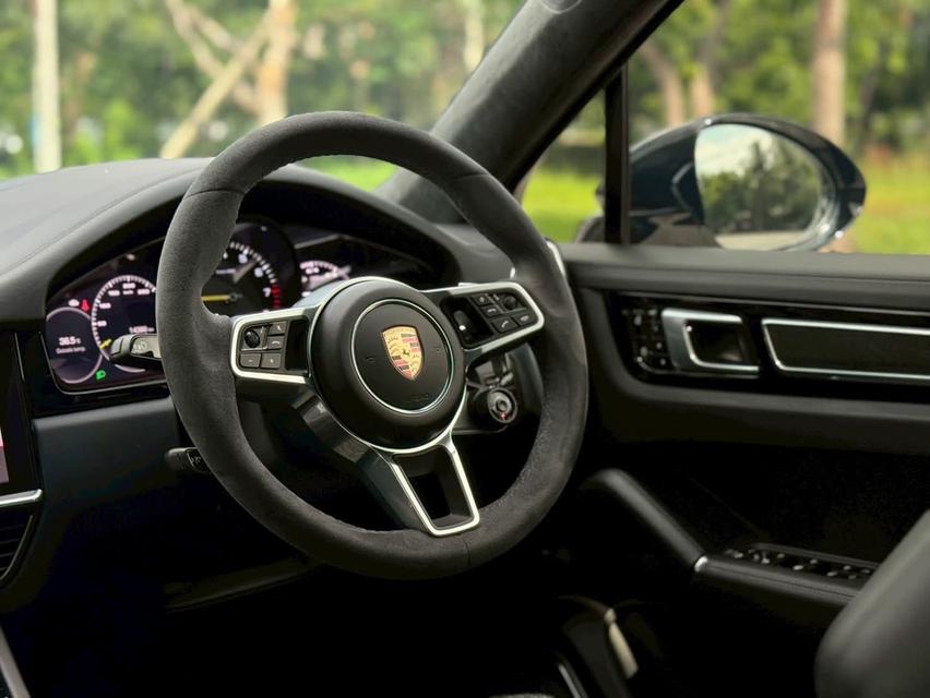 Cayenne e-hybrid Lightweight Coupe 3