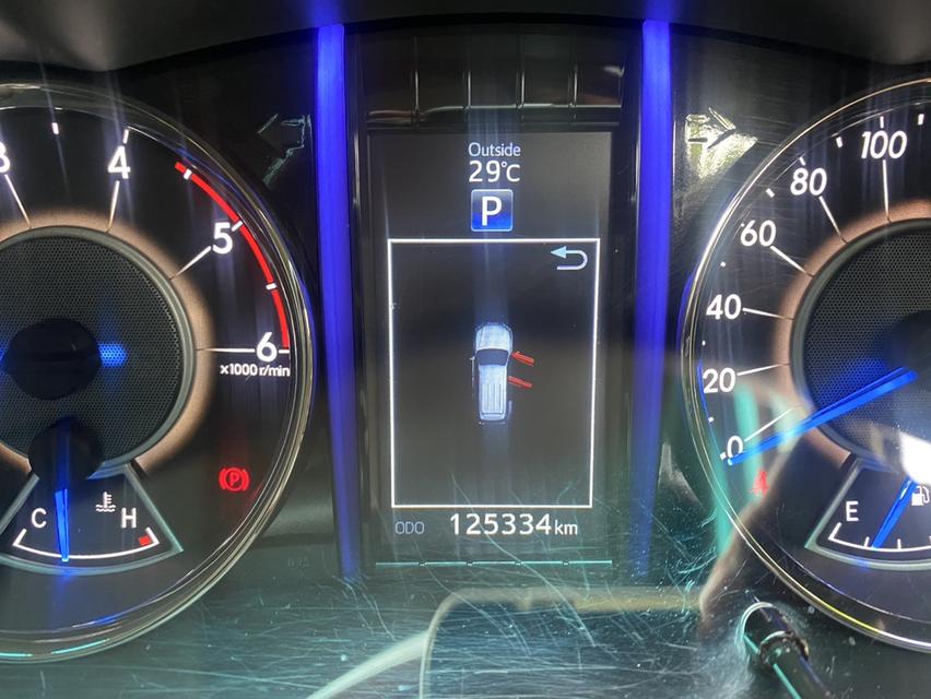 Toyota Fortuner รุ่น 2.4V ขับ2 12