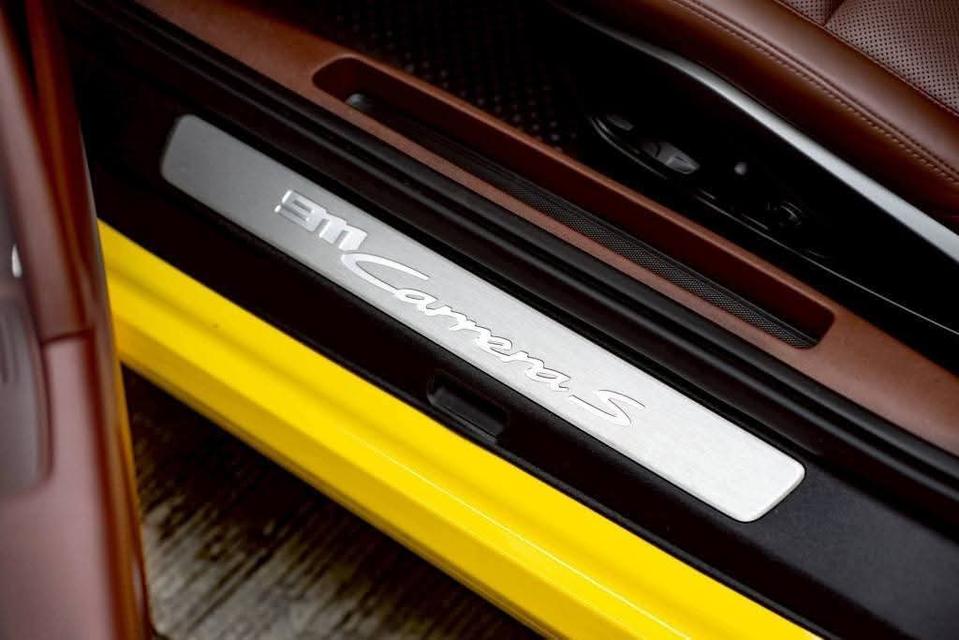 911 Carrera S (model 992 18